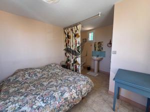 LAmandiers en Fleurs - Située à deux minutes des plages