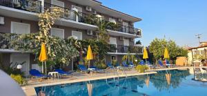 Lecini Studios with Pool, by ZanteWize