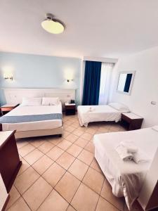 Deluxe Queen Room with Sofa Bed and Lounge Area