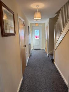 Spacious, Sleeps 14, 3 bathrooms, Central, Parking, Grimsby