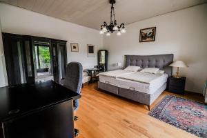 Parkside Haven with 4 Bedrooms & free parking 
