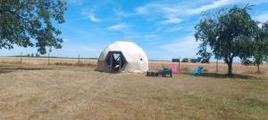 Campings Les Ecogites de la sabliere bulle geodesique : photos des chambres