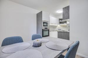 Nitra Castle Suite - Modern Elegance & Serenity