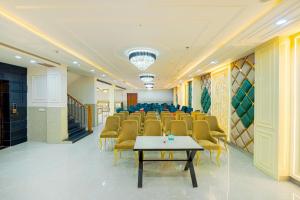 Hotel Fiora Inn Chandigarh Zirakpur