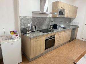 Casa de 5 Dormitorios Cerca de la Playa en Marbella Elviria