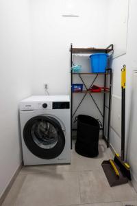 SINGULAR - Mountainview Apartments