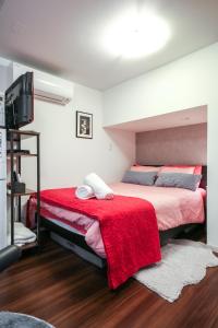 North Cottage Studio Apartment with private entrance