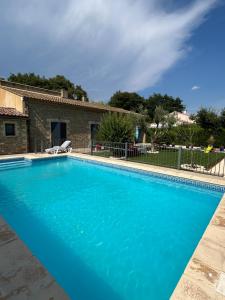 Maisons de vacances Maison 6 personnes avec piscine terrain arbore cloture : photos des chambres