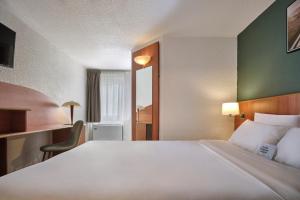 Hotels Kyriad Paris Sud Les Ulis Courtaboeuf : photos des chambres