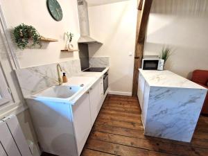 Appartements Charmant T2 avec Loggia vue montagne : photos des chambres