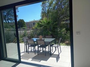 Charmante villa neuve au bord de la plage