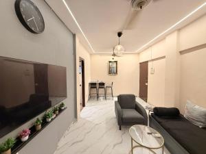 Elite Suite 3 - Premium 2BHK - Lokhandwala Andheri