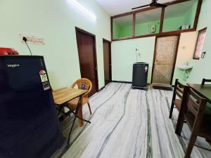 10min Apollo Proton IITM DLF AirportF Entire house