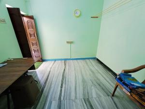 10min Apollo Proton IITM DLF AirportF Entire house