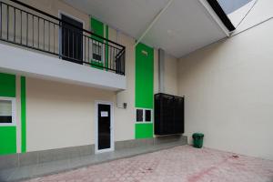 Urbanview Petukangan Mansion Jakarta