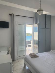 Double or Twin Room with Sea View and Terrace room in Agnantema
