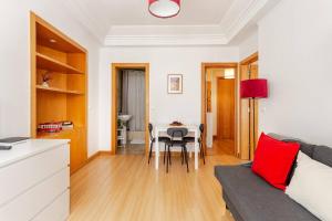 Top Location Beautiful Apartment!