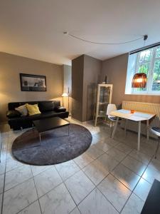 2-Zimmer-Souterrainwohnung - 3hvězdičkové hotely ve městě Baden-Baden