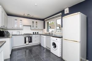 2 Bedroom Flat - Free Parking