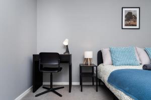 2 Bedroom Flat - Free Parking