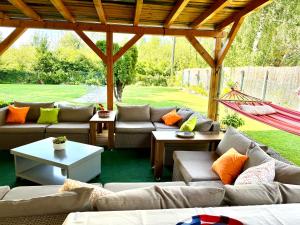 Szárszó Apartment with 3 rooms and PRIVATE BEACH, PRIVATE PARKING