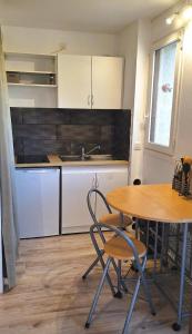 Studio - Merville Franceville 200 m de la plage