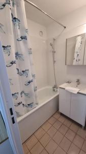 Appartement Cosy proche Plage - Balcon & Parking