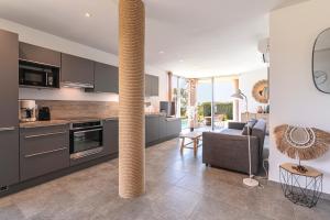 Splendide appartement T3 piscine et vue mer