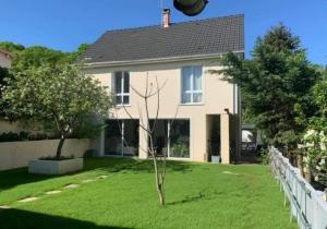 Villas Belle maison au calme 200m2 : photos des chambres