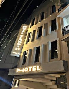 Hotel Classio Inn - 3hvězdičkové hotely ve městě Haldwāni