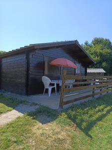 Chalets Chalet 35m2 Domaine du vieux chene : photos des chambres