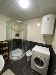 Linas Cozy Apartment- Free Parking & Near City Center