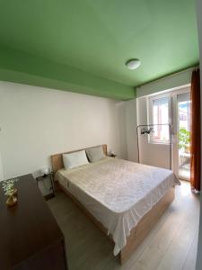 Linas Cozy Apartment- Free Parking & Near City Center