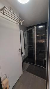 Appartements charmant appartement avec piscine : photos des chambres