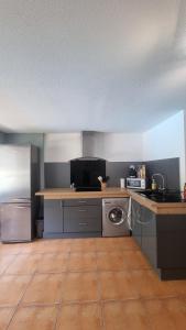 Appartements charmant appartement avec piscine : photos des chambres