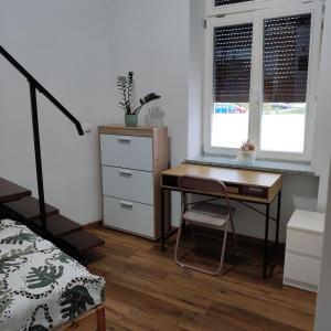 Elegant City Escape Old Town Ptuj Apartment