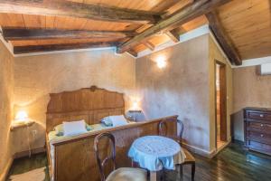 Villa Lord House, a fenced garden & pool Villa, ideal for groups