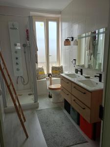Maisons de vacances Maison situee en centre ville : photos des chambres