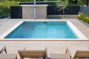 Villa Hidden with heated pool