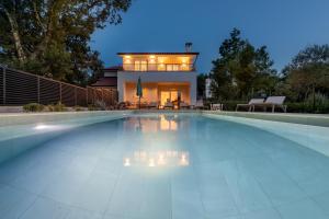 Villa Hidden with heated pool