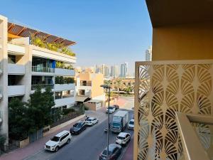 Exclusive Retreat and Spacious Unit in JVC