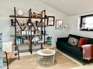 Appartment with pool, beach and ocean 5 min by walk, city center, shopping and market