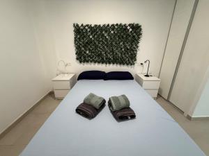 Central and bright beach apartment