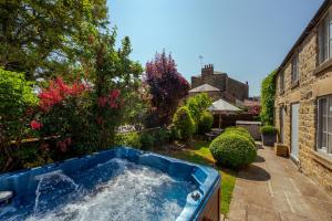 Two-Bedroom House- The Dairy room in Oakerthorpe Holiday Village