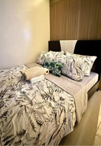 MOA 1bedroom with balcony near Mall of Asia and Manila Airport located in Shore Residences