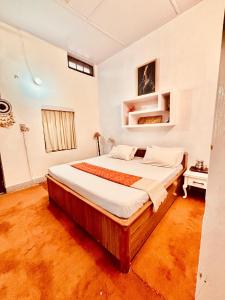 The Heritage manor l on mall road Kasauli l Private Lawn l 2 Min walk to heritage market