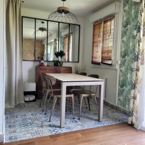Appartements Large 2BR Ideal to visit Paris & Versailles : Appartement 2 Chambres