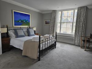 Vintner Townhouse Artisan Quarter Bath