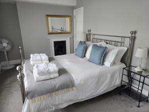 Vintner Townhouse Artisan Quarter Bath