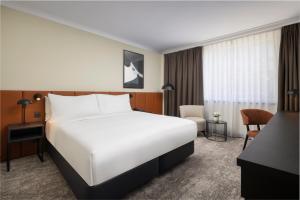 Deluxe King Room room in Hilton Düsseldorf